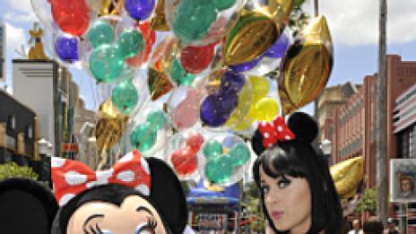 Кати Пери и перфектният по-възрастен мъж