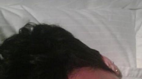 Снимки на голи певици подпалиха Мрежата