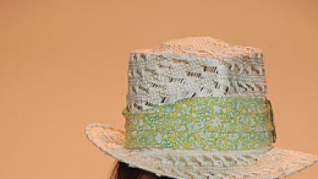 За шапките с любов