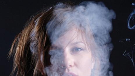 Цигарите- по-вредни за хора с тъмна кожа