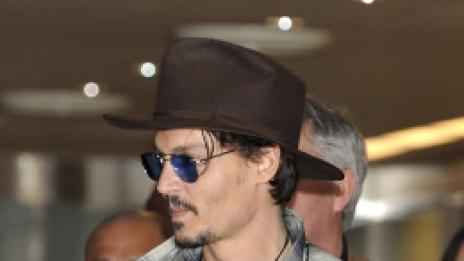 Джони Деп си иска биреното коремче