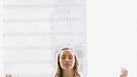 Oфис-йога срещу болки в китките