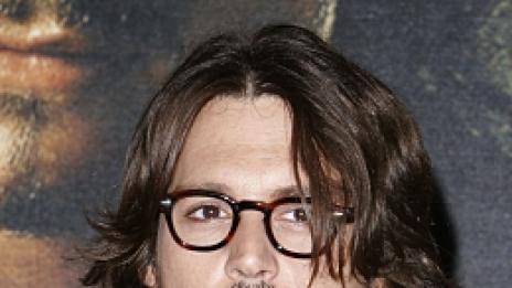 Джони, островът и акулите - бягството на един герой