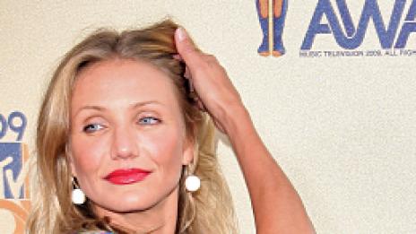 Странно. Камерън Диаз колекционира булчински букети