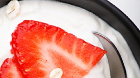 Измислена торта с мюсли и бисквити