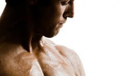 Концентрирайте сила и мускули в гърдите. Има значение