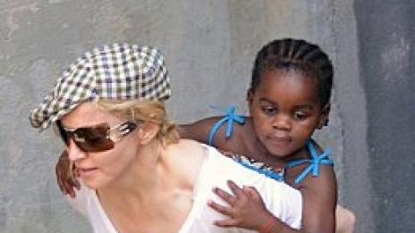 Какво става?!? Мърси затопли отношенията между Мадона и Гай Ричи