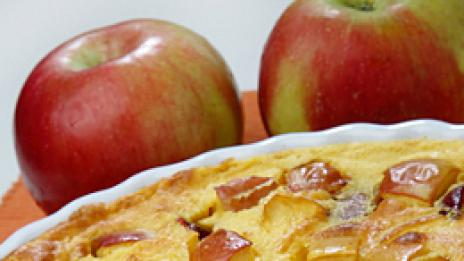 Лек сладкиш от целина и ябълки