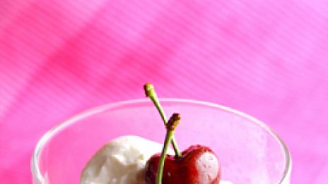 Плодов крем с крема сирене и целувки