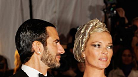 Кейт Мос иска да пее, пък!