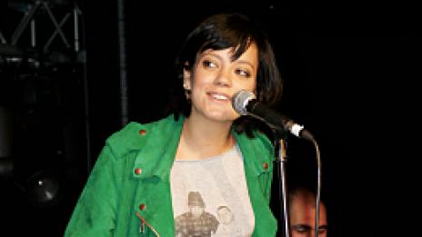 Лошо момиченце, но със стил. Лили Алън за Шанел