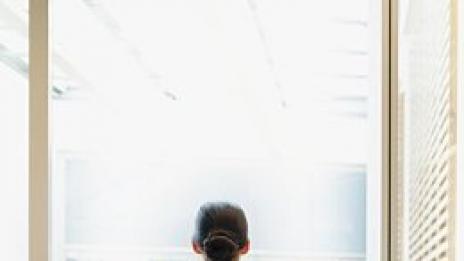 Офис-йога срещу болки в очите