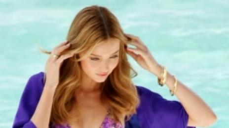 Крехкият ангел на Орландо отново по бански