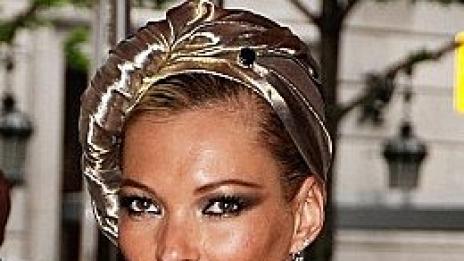 Руса циганка. Кейт Мос е джипси-шикозна