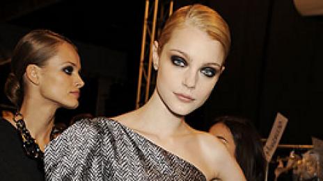 С чудна рокля през есента и зимата