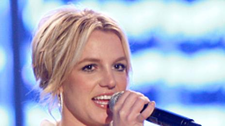 Бритни пропя рок, при това добре