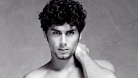 В сянката на Нейно Величество: Да бъдеш Хесус Лус