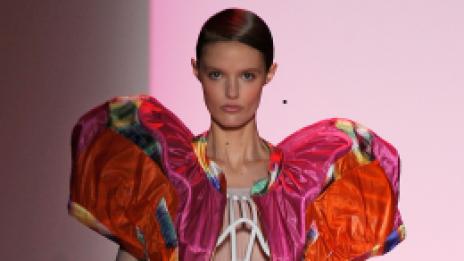 През 2010: Oбемно, сюрреалистично и спортно