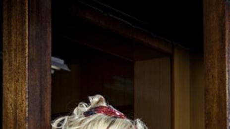 След Ройшийн Мърфи, ще настръхваме от Алис Ръсел!