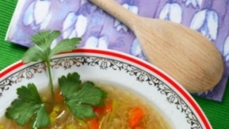 Здрави и силни с лучена супа