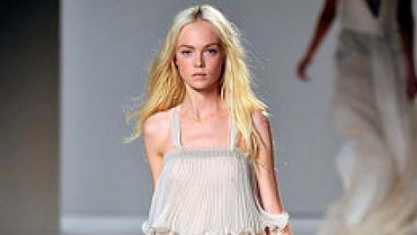 Роклята на следващата пролет