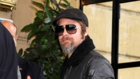 Брад(ат) Пит и Джим Кери изглежда няма да спрат