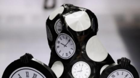 Уникално. Черно-бяло. A la Dali...