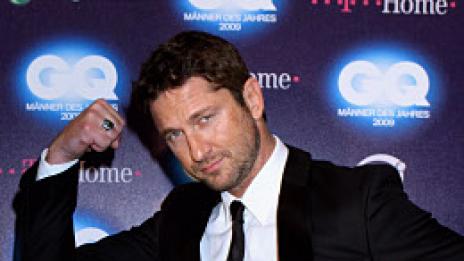 Джерард Бътлър е най-желан и си иска парфюма, пък