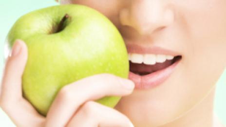 Терапия за лице със зелена ябълка