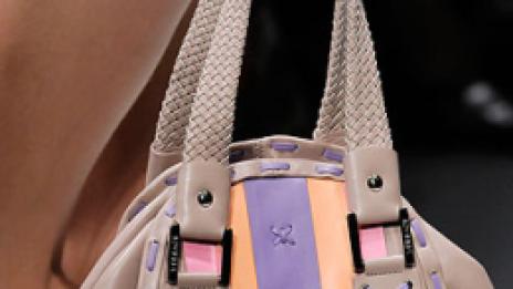 Чантата Versace в Страната на чудесата