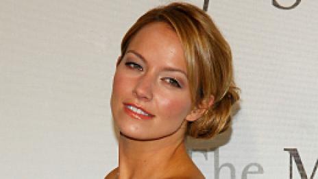 Няколко фиби и бретон - прическа за коса до раменете