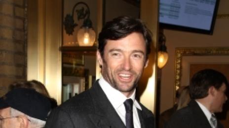 Хю Джакман не се предава. Пак е най-секси