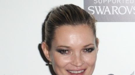 А така. Кейт Мос тайничко се срещала с принц