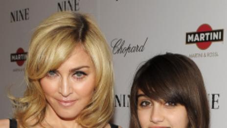 На Мадона не й стига. Прави опити за ново детенце