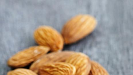 Точна доза: 23 бадема на ден за идеална фигура