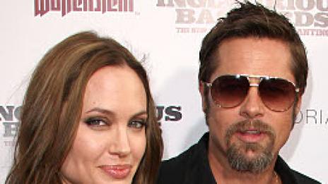 На мястото на събитието: Анджелина отиде в Хаити