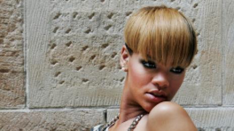 Еволюцията на Риана: от Крис Браун до... истинска класика