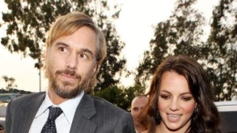 Бритни заряза гаджето