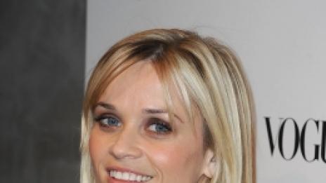 Рийз Уидърспуун демонстрира новия