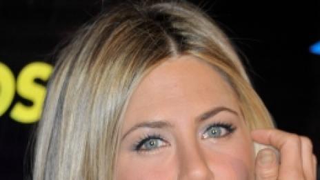 Дженифър Анистън най-после прости на майка си