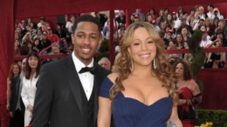 Марая Кери хем пее, хем весели, хем прави пици