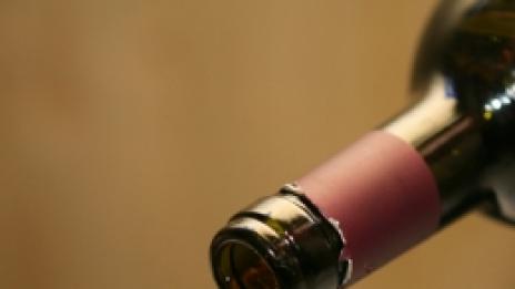 Чудно. Червеното вино пази и мозъка