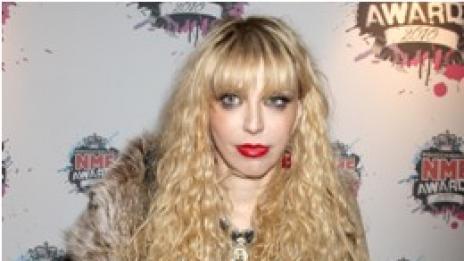 Къртни Лав про(е)даде Кърт  Кобейн