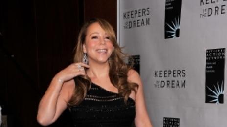 Марая Кери е високотехнологична. Вече си има  iPad... с диаманти