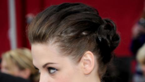 Прическа за нула време – плитки в стилен кок