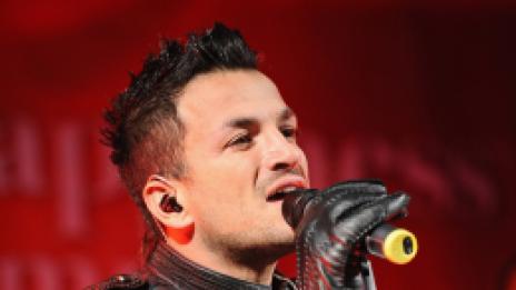 Питър Андре бесен на Facebook-потребител, краде му профила