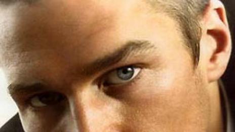 Тайнствен поглед - тайнствен мъж. Джеймс Пенфолд