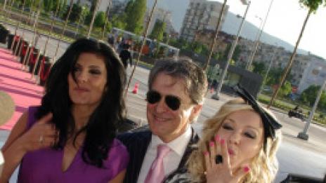 Гала като Кари Брадшоу?