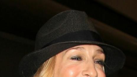 И таз добра! Дрехите на Кари са съсипани