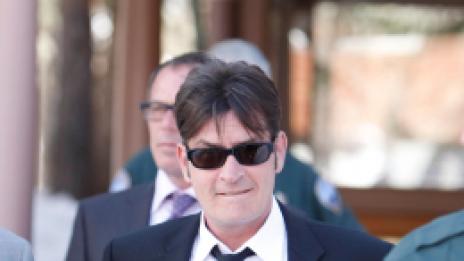 Чарли Шийн в затвора?